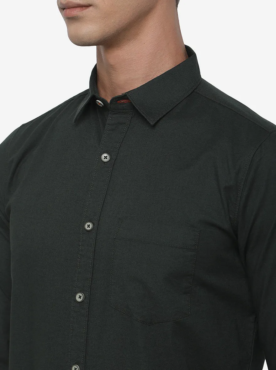 Dark Green Solid Slim Fit Semi Casual Shirt | JadeBlue