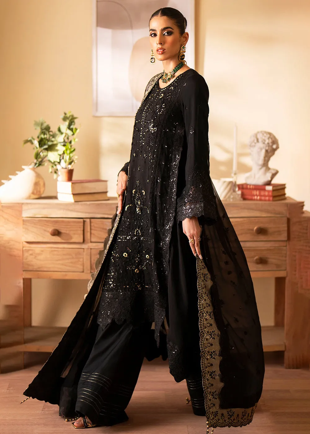 Romansiyyah Luxury Formals '24 by Emaan Adeel | REHANI