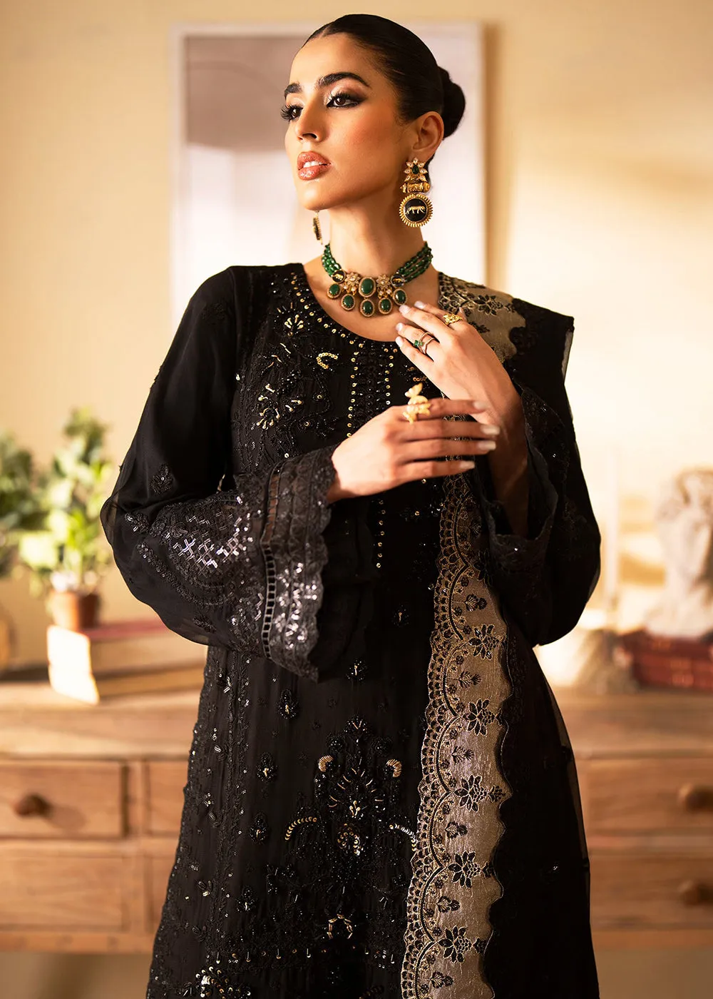 Romansiyyah Luxury Formals '24 by Emaan Adeel | REHANI